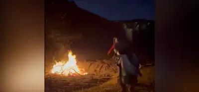 Video şaman ayini sırasındaki “hayaleti” mi gösteriyor?
